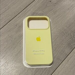 Apple iPhone 17 Pro Silicone Case - Light Yellow